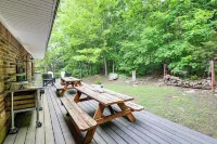Views! Lake Home w/ 2 Decks, Boat Parking & Peace - Pysäköinti