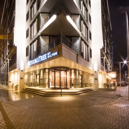 DoubleTree by Hilton London Kingston Upon Thames Отели рядом с достопримечательностью «Парк Уимблдон-Коммон»