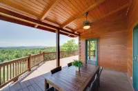 Hot Tub, Game Room! Group-Friendly Nebo Cabin - 주차장
