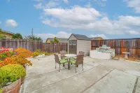 Seaside Vacation Rental w/ Patio Near Monterey Bay