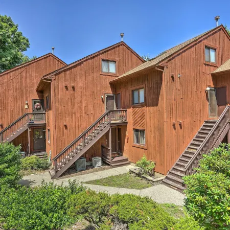 Sun-Lit Vernon Condo < 2 Mi to Ski Resort!