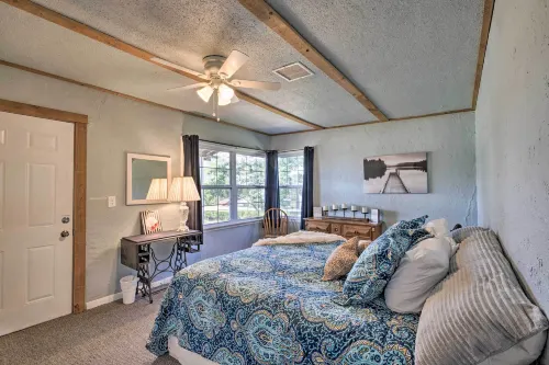 Cobblestone Cottage 10 Mi to Pomme de Terre! - 3-Star