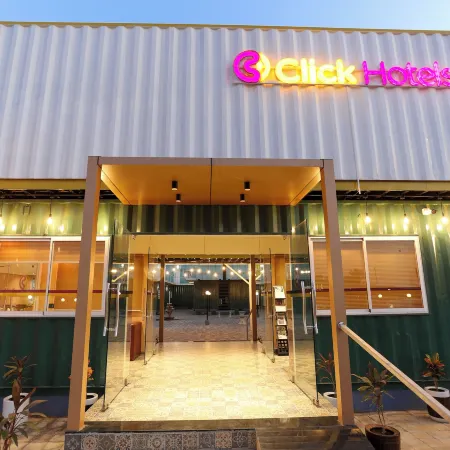 Click Hotel Mundra Отели в г. Мандра