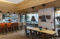 Stay Rhodes Hostel & Bar