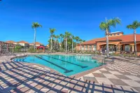 Bright Florida Escape w/ Pool, Near Disney World!