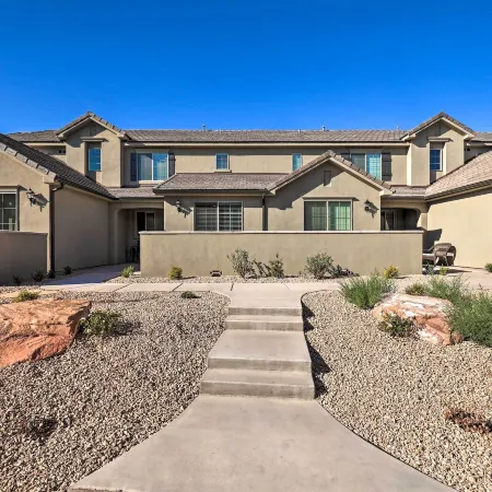 St George Area Townhome w/ Patio + Pool Access