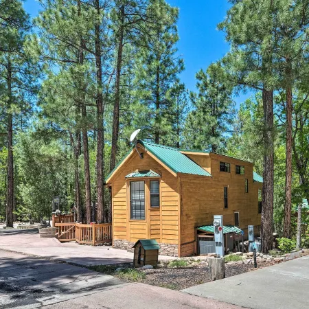 Gateway to Sunrise Resort! Show Low Cabin w/ Deck