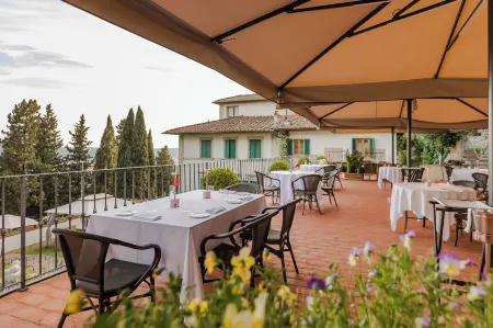 FH55 Hotel Villa Fiesole Отели рядом с достопримечательностью «Монастырь Сан-Доменико»