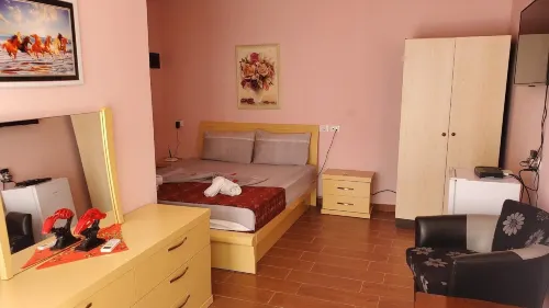 Chicago Hotel Hotels in Fier