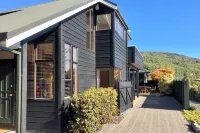 “CedarView at Kinloch” - a brilliant 3 bedroom holiday home with stunning views Hotels in Kinloch