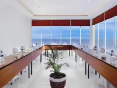 Horison Ultima Singkawang Hotels in Sedau