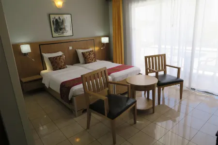 Central Hotel Отели рядом с достопримечательностью «senteur blanc Woods»