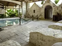 UNA HOTELS Regina Bari - 泳池