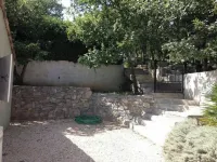 Villa with swimming pool South Ardéche فنادق في 