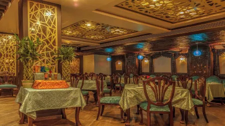 Hotel Heavens Park Отели рядом с достопримечательностью «Guru Ghasidas Vishwavidyalaya»