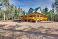 Wraparound Porch and Forest Views Angel Fire Cabin - 3성급