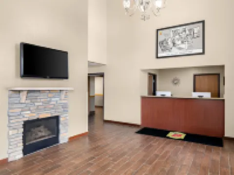 Super 8 by Wyndham la Crosse Hotels in La Crosse