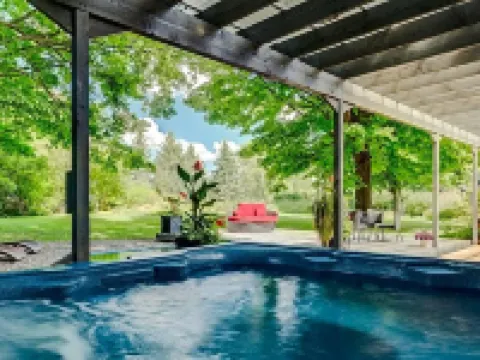 Auberge Nuits de St-Georges Hotels in Bromont