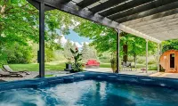 Auberge Nuits de St-Georges Hotels in Bromont