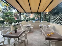 Villa Pina Senigallia a 1 min dal mare con giardino e parcheggio Hotel a Senigallia
