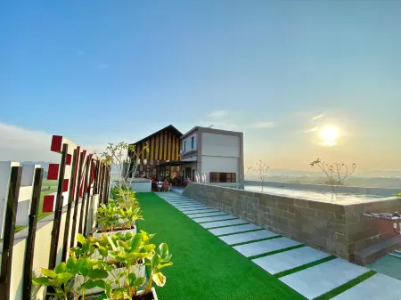 Front One Hotel Gombong Отели в г. Kebumen Regency