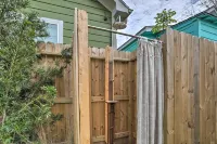 2 Blocks to Stewart Beach Home with Backyard Oasis