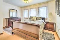 Hot Tub + Deck: Pet-Friendly Poconos Getaway! - Pet friendly
