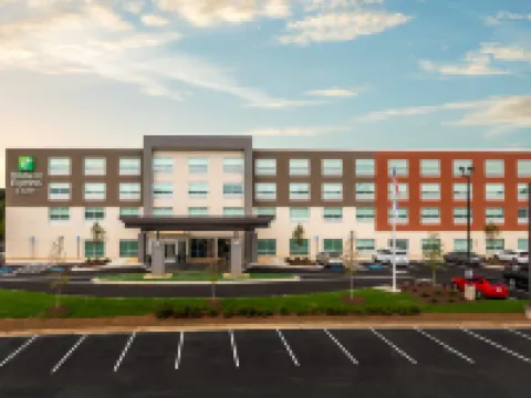 Holiday Inn Express & Suites GAINESVILLE - LAKE LANIER AREA by IHG Hotels in Gainesville