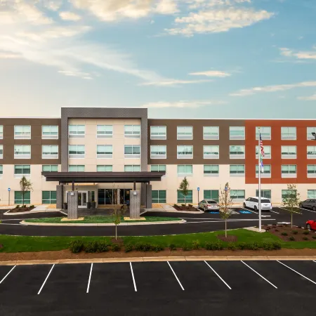 Holiday Inn Express & Suites GAINESVILLE - LAKE LANIER AREA by IHG
