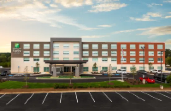 Holiday Inn Express & Suites GAINESVILLE - LAKE LANIER AREA by IHG
