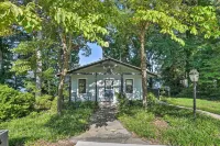Dreamy Lake Norman Cottage w/ Panoramic Lake Views - 3-stjärniga