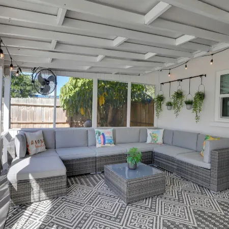 8 Mi to Beaches: Bradenton Home w/ Poolside Oasis!