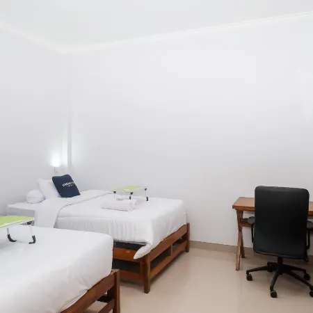 Urbanview Syariah Loji Arum Stasiun Klaten by RedDoorz