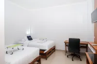 Urbanview Syariah Loji Arum Stasiun Klaten by RedDoorz - Bãi đậu xe