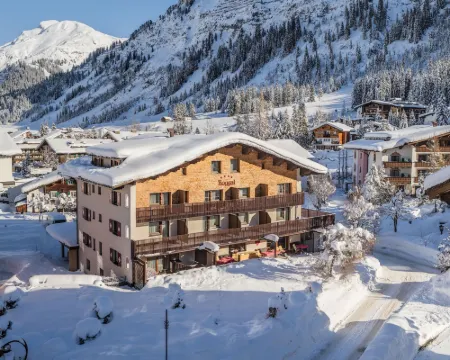 Hotel Appartement Roggal Hotels in Lech