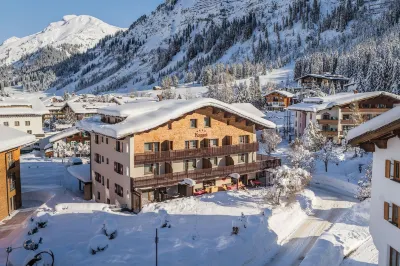 Hotel Appartement Roggal Hotels in Lech