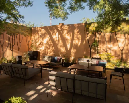 門多薩希爾頓格芮精選飯店 門多薩住宿飯店