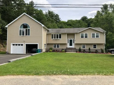 Modern Updated Apartment /Private Parking, Yard, Grill, Firepit - Resort Living! Hotels near Billerica Town Center