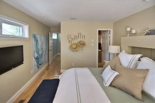 Sunset View Beach Bungalow - Pets Allowed. Amazing covered deck and yard.