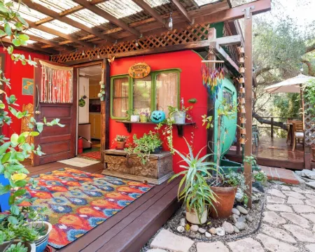 Topanga Canyon Hippie Creekside Trailer Hotels in Topanga