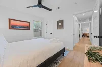 카사 케 칸타 바이 어반트스테이, 프라이빗 풀, 파이어핏 있음, 도보 가능한 이스트 오스틴 젬