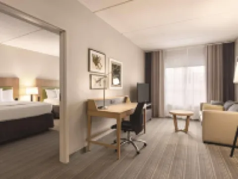 คันทรีอินน์แอนด์สวีทส์ บายเรดิสัน สนามบินราเลห์-เดอรัม NC โรงแรมในแครี