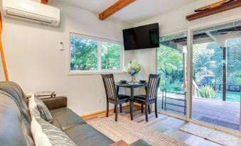 Riverfront Sandy Retreat, Fish & Kayak On-site
