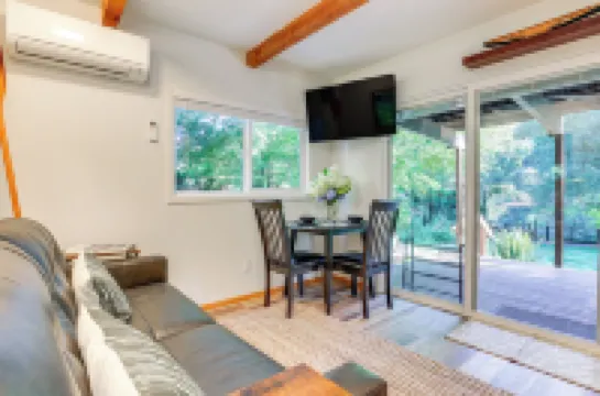 Riverfront Sandy Retreat, Fish & Kayak On-site