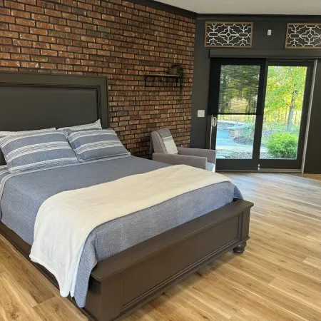 Cozy studio with WiFi and AC in enjoyable Fort Wayne.