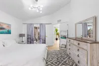 Escape to Florida Luxury – Lake View Pool Home in Lutz!