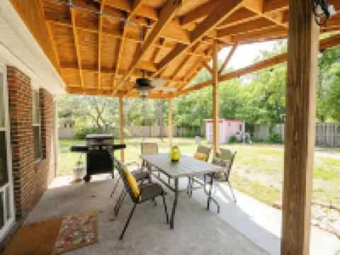 Private Saltwater Pool, No Stairs, Sleeps 8, Bunk Bed, Games, Gym, Near Beaches! 錫爾弗萊克酒店