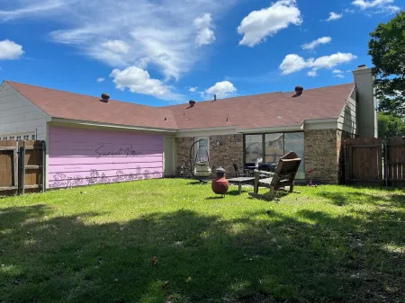 Sunset Rose Retreat Отели рядом с достопримечательностью «Herman Marshall Whiskey»