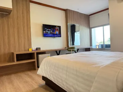 Dee Prom Hotel Hotels in 