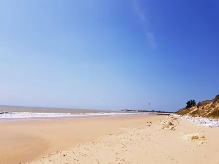 Ferienhaus in Strandnähe für 4-6 Personen in La Rémigeasse, Dolus D'oléron Отели в г. Долю-д'Олерон